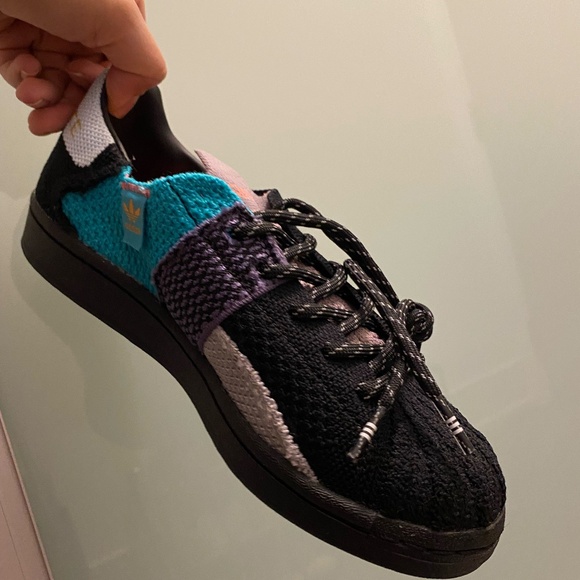 Adidas Pharrell Williams Superstar Shoe - Size 6 - Picture 10 of 13